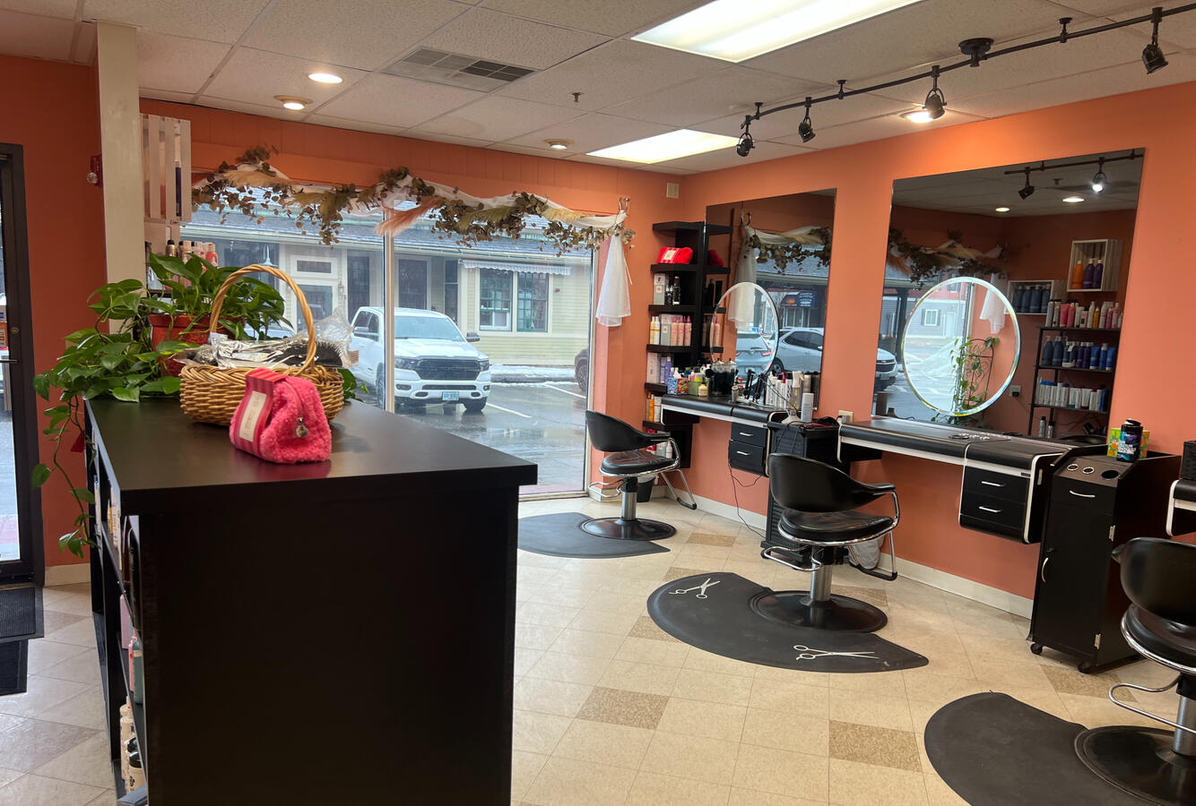 Londonderry NH Salon LEASED!
